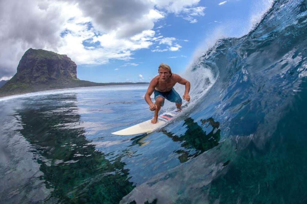 male surfer using precision surf timing