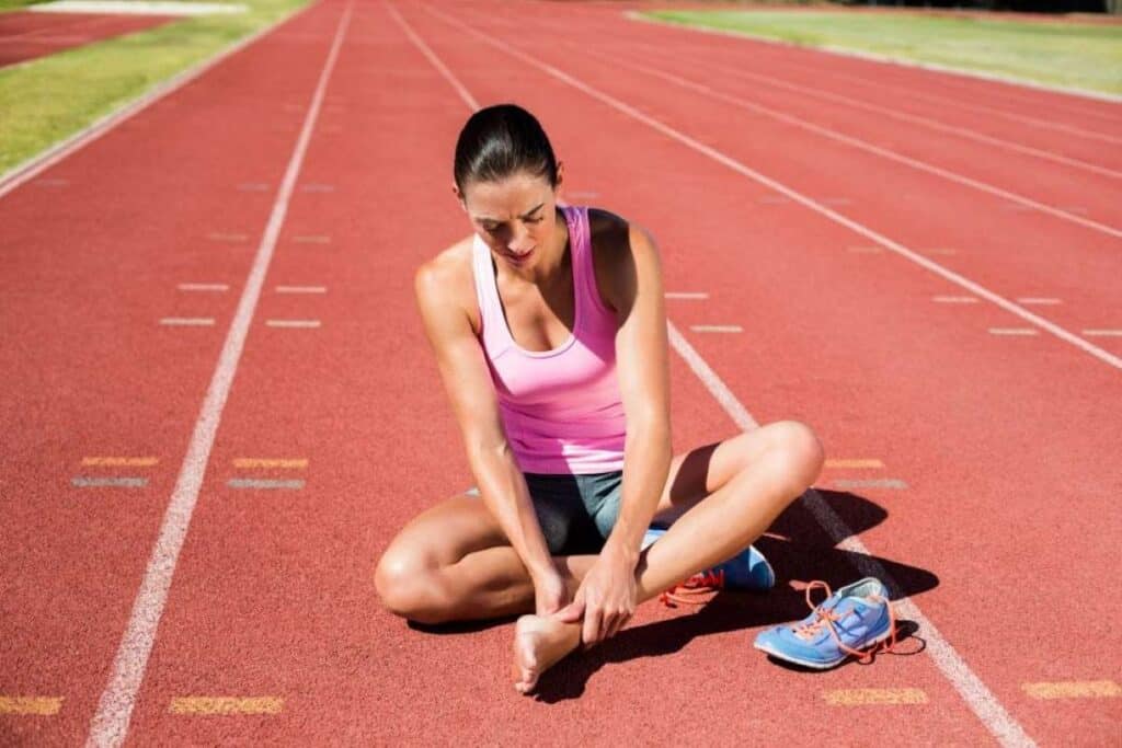 female athlete with plantar fasciitis 